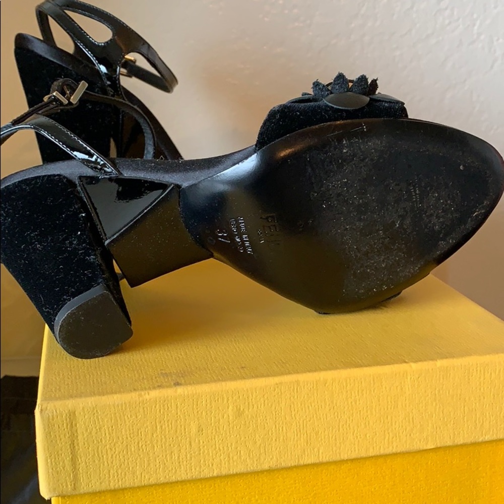 Shoes - Picture 4 of 5